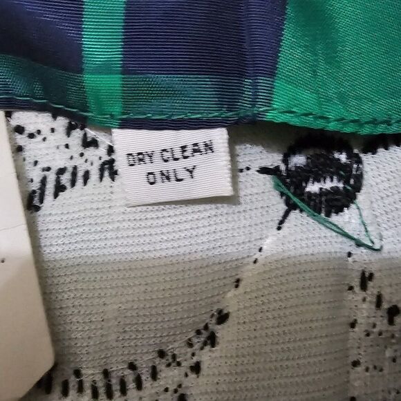 Vintage 70s Vest Womens Size M Green Flower Quilted Polyester Open Front - Picture 7 of 10